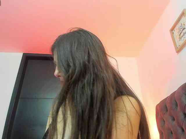 OrnellaHamilton webcam