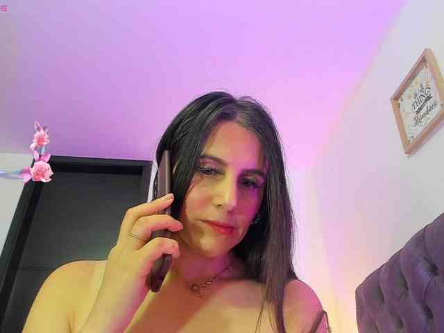 OrnellaHamilton webcam