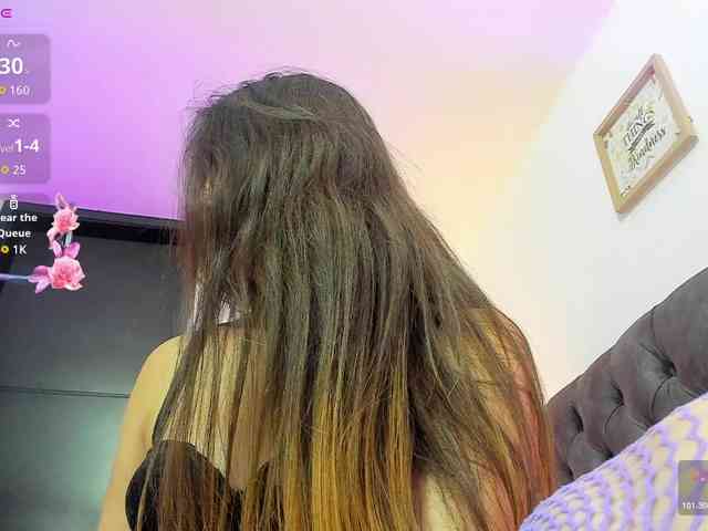 OrnellaHamilton webcam