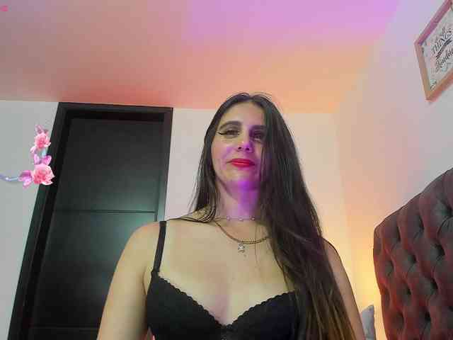 OrnellaHamilton webcam