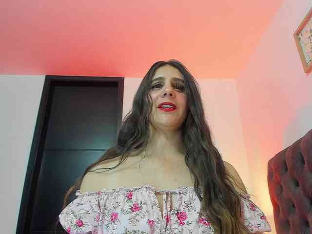 OrnellaHamilton webcam