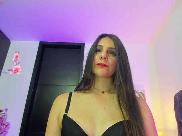 OrnellaHamilton webcam