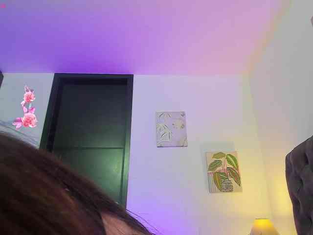 OrnellaHamilton webcam
