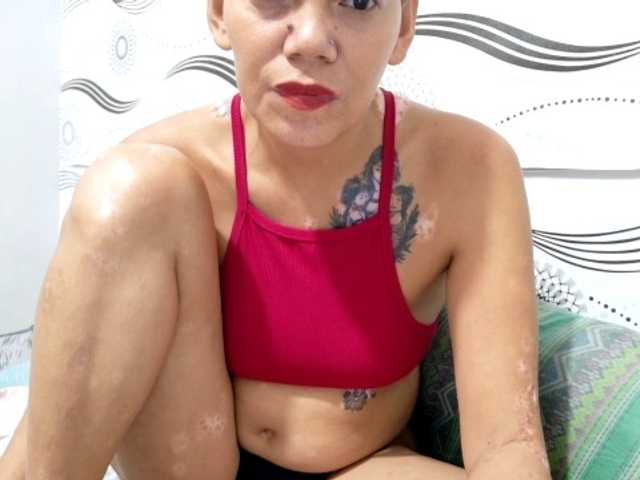 Urlovelypinay4u live webcam show