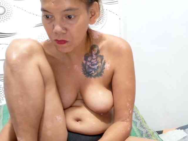 Urlovelypinay4u webcam