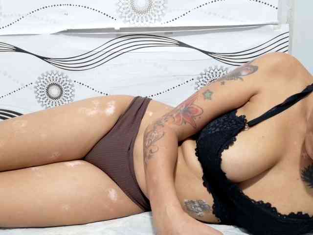 Urlovelypinay4u webcam