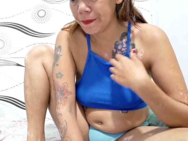 Urlovelypinay4u webcam