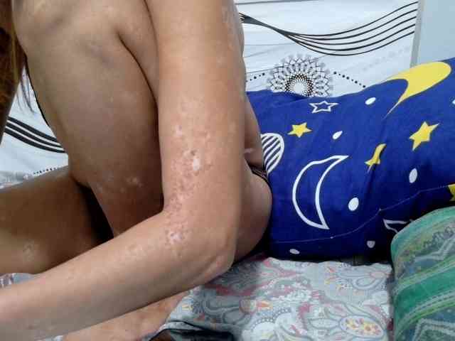 Urlovelypinay4u webcam