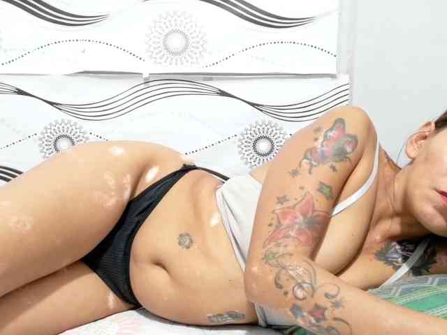 Urlovelypinay4u webcam