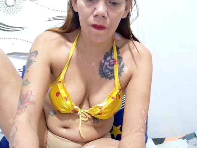 Urlovelypinay4u webcam