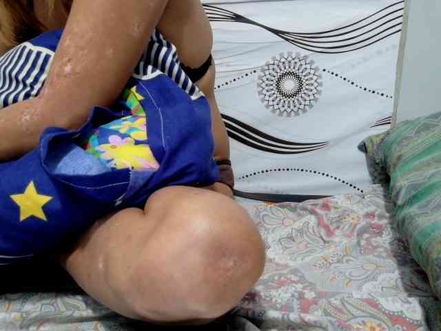Urlovelypinay4u webcam