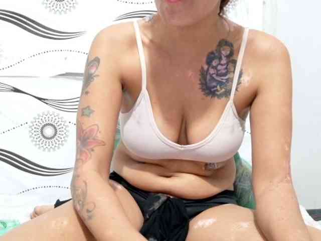 Urlovelypinay4u webcam