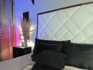 EmiliWilliams Porn Show
