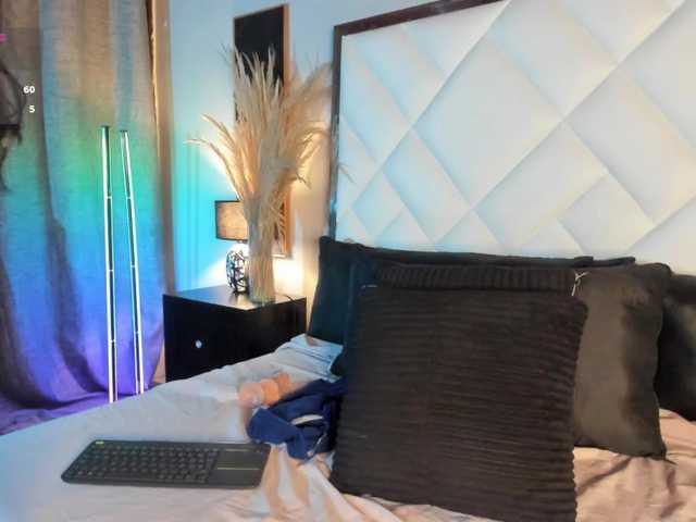 EmiliWilliams live cam on BongaCams