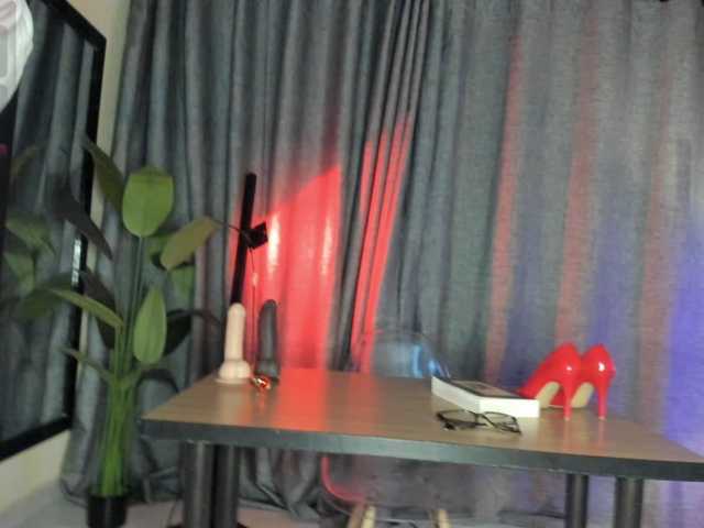EmiliWilliams live cam on BongaCams