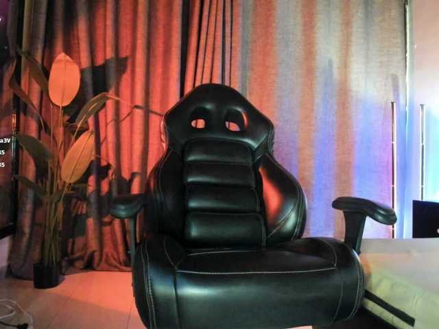EmiliWilliams, live now on BongaCams