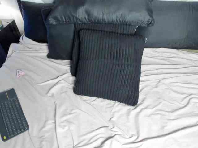 EmiliWilliams webcam