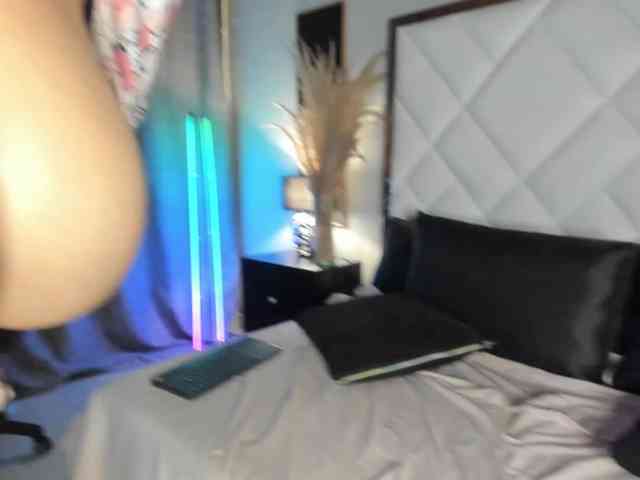 EmiliWilliams webcam