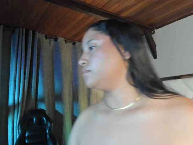 EmiliWilliams webcam