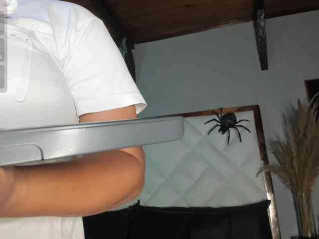 EmiliWilliams webcam