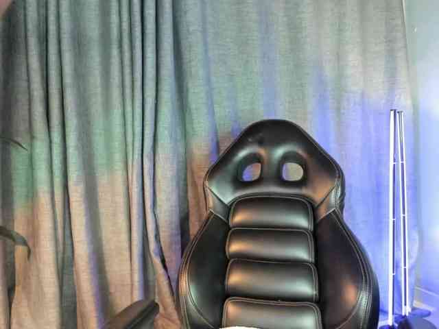 EmiliWilliams webcam