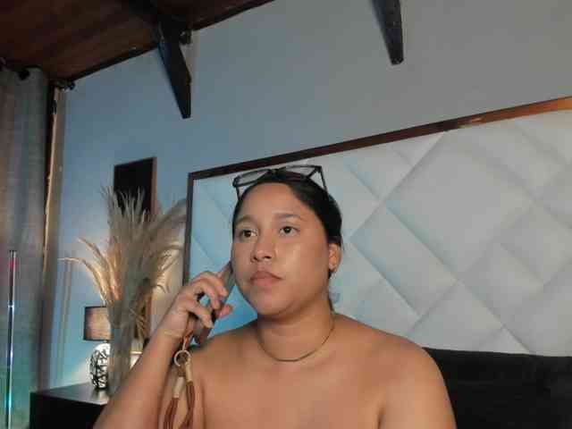 EmiliWilliams webcam