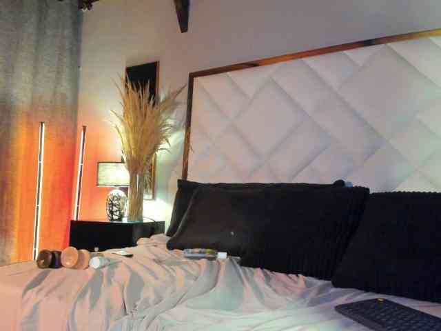 EmiliWilliams webcam