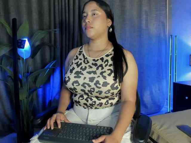 EmiliWilliams webcam