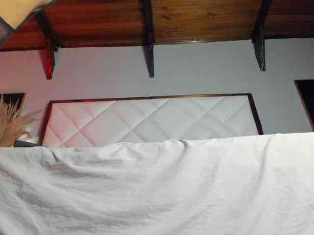 EmiliWilliams webcam