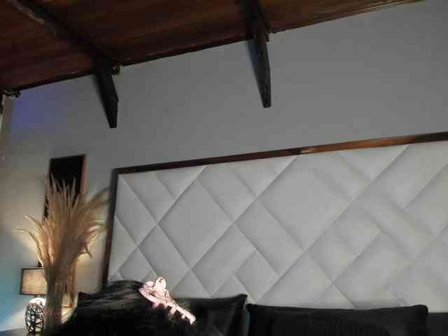 EmiliWilliams webcam