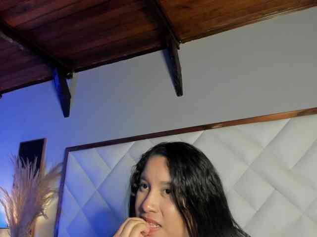 EmiliWilliams webcam