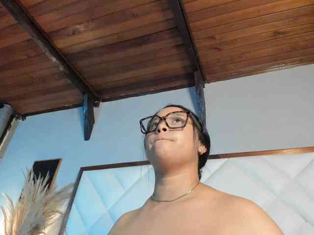 EmiliWilliams webcam