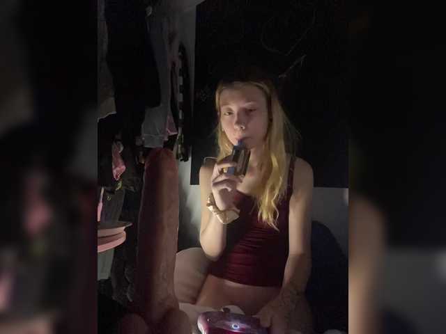 Mollymonroe live cam on BongaCams
