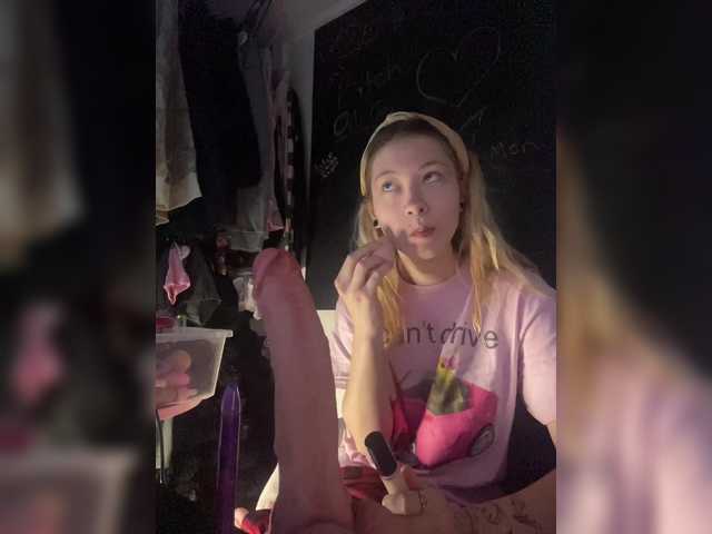 Mollymonroe live cam on BongaCams
