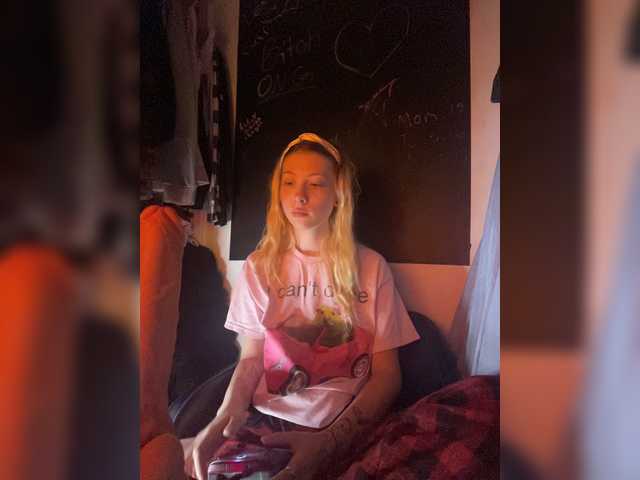 Mollymonroe live cam on BongaCams