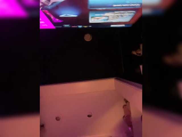 Mollymonroe live cam on BongaCams