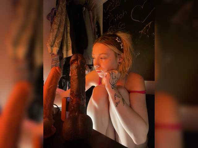 Mollymonroe live cam on BongaCams