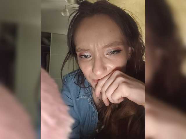 ivvikkilove1994 live cam on BongaCams
