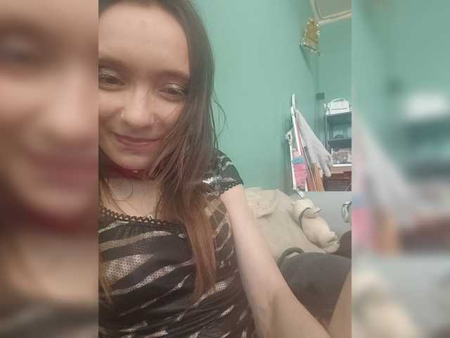 ivvikkilove1994 live cam on BongaCams