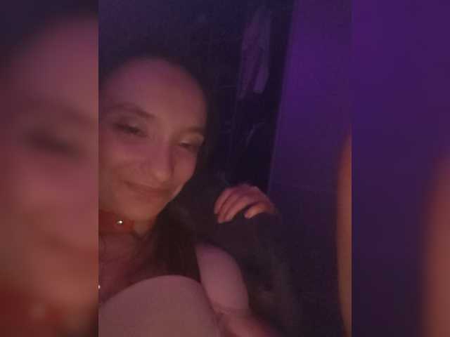 ivvikkilove1994 live cam on BongaCams