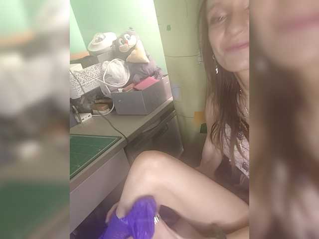 ivvikkilove1994 live webcam show