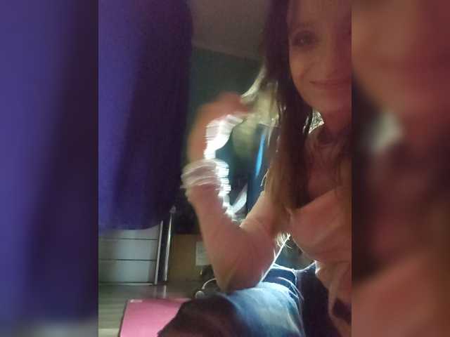 ivvikkilove1994 live cam on BongaCams