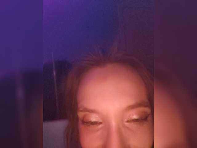 ivvikkilove1994 live cam on BongaCams