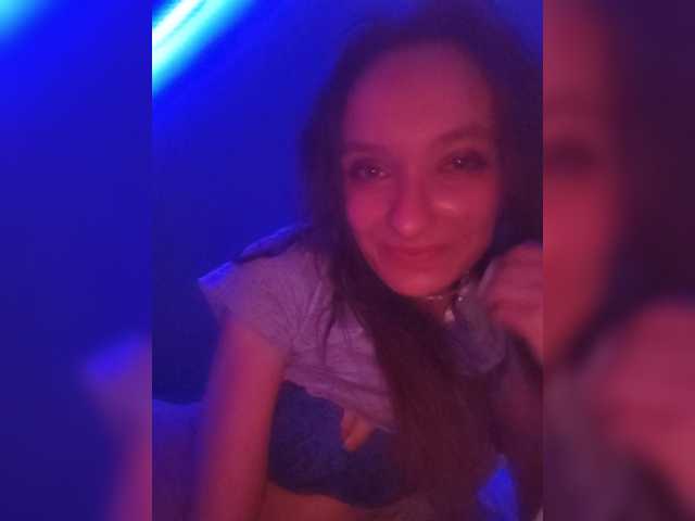 ivvikkilove1994 live cam preview