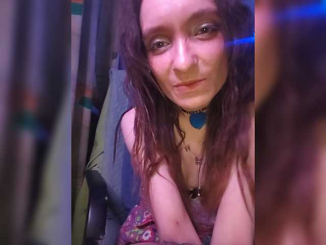 ivvikkilove1994 live cam on BongaCams