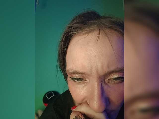 ivvikkilove1994 live cam on BongaCams