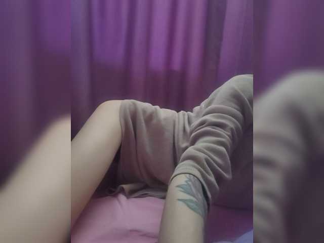 ivvikkilove1994 live cam