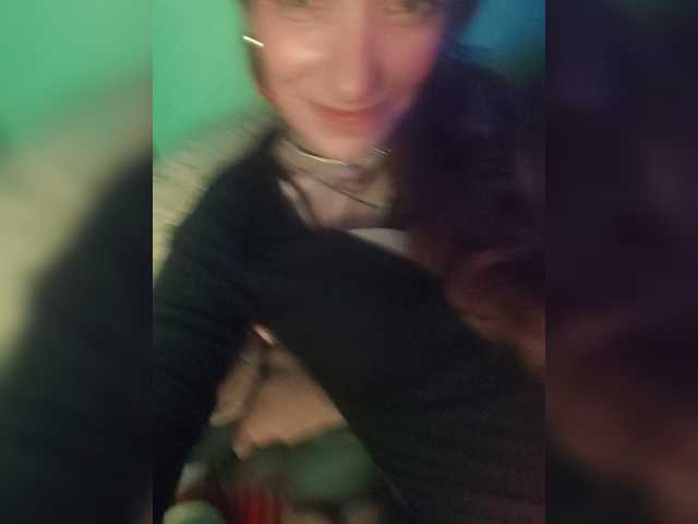 ivvikkilove1994 live cam on BongaCams