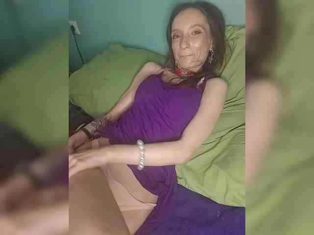 ivvikkilove1994 Live Webcam on BongaCams