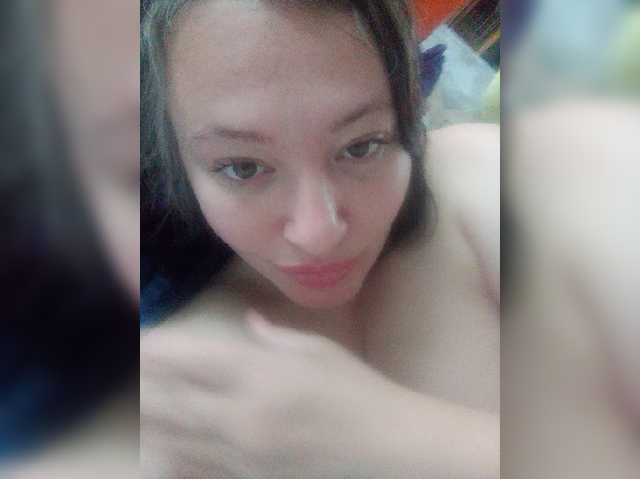 Sofia333123 live cam on BongaCams